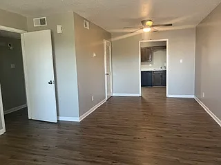 1609 Glenn St SW #A — Photo 2
