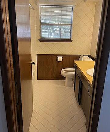 5th image of 3717 N Grant Ave