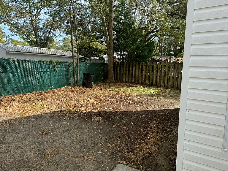 207 Chesapeake Ln — Photo 16