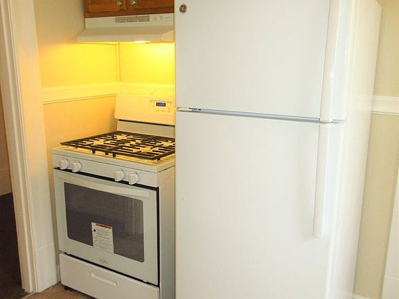 3rd image of 1426 Waller St APT 2