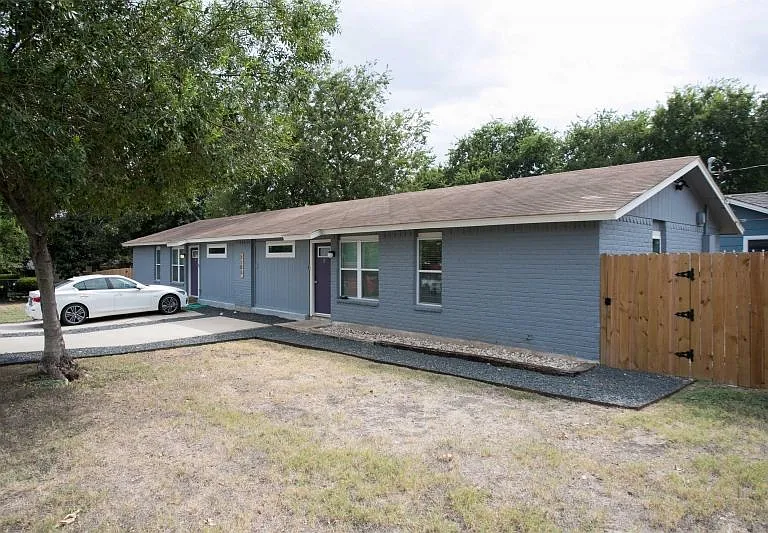 1103 Booker Ave #B — Photo 3