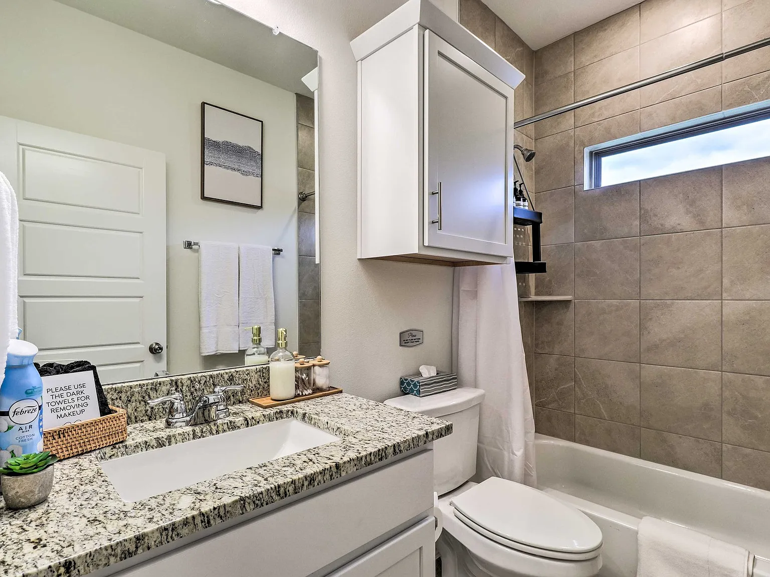 3 bed, 1337 sqft, $2,500 — Photo 4