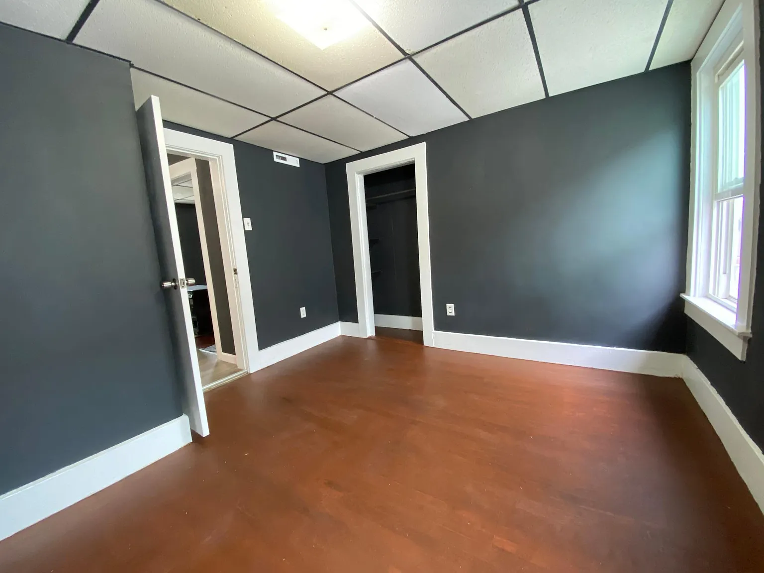 3 bed, 1002 sqft, $2,000 — Photo 3