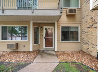 2260 Ridge Dr APT 12, Saint Louis Park, MN 55416