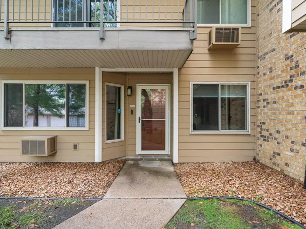 2260 Ridge Dr APT 12, Saint Louis Park, MN 55416