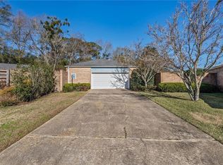 15 Stonebridge Ct, Mobile, AL 36608