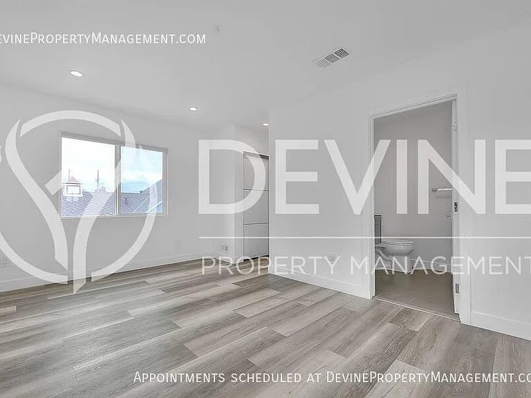 3026 Greenfield Ave — Photo 26