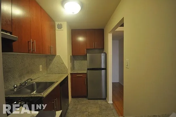 Rented by REAL New York | media 17