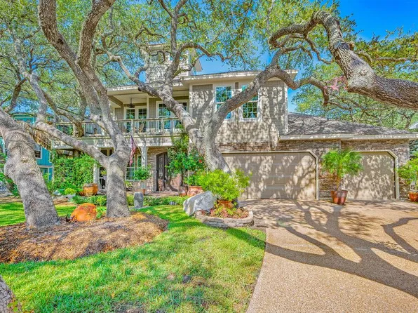 35 Bahama St, Rockport, TX 78382