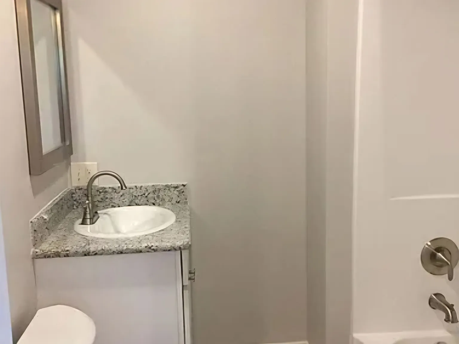 4 bed, 1350 sqft, $1,500 — Photo 2