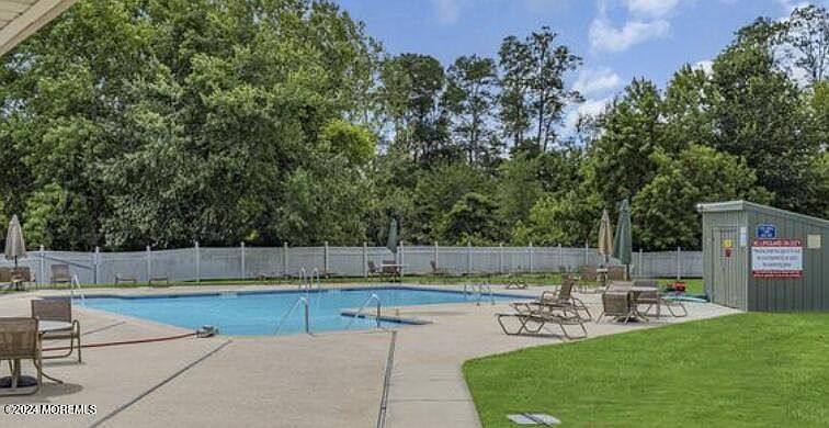 2nd image of 9 Cotswold Cir