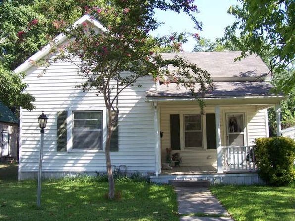 411 E Main St