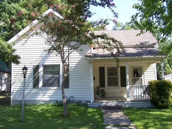 411 E Main St, Whitesboro, TX 76273