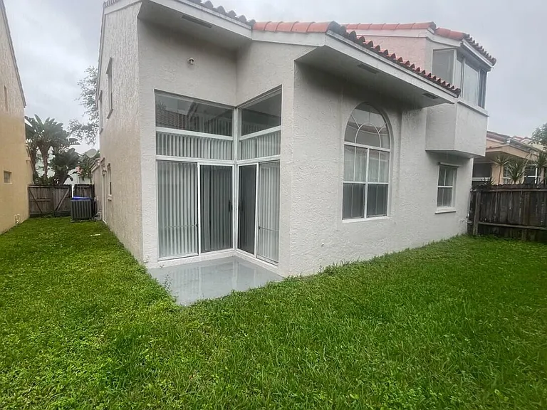 3780 Amalfi Dr #3780 — Photo 8