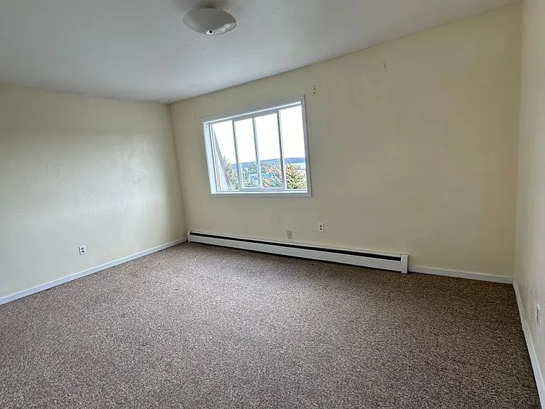 1223 Larch St — Photo 10
