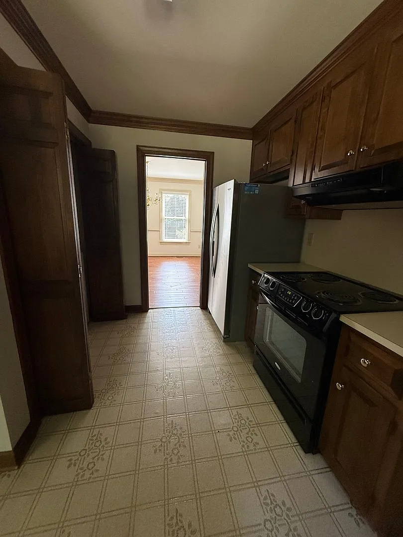 Single Family home in Williamsburg! Available NOW! — Photo 4