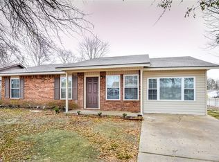 102 Math Ln, Roland, OK 74954