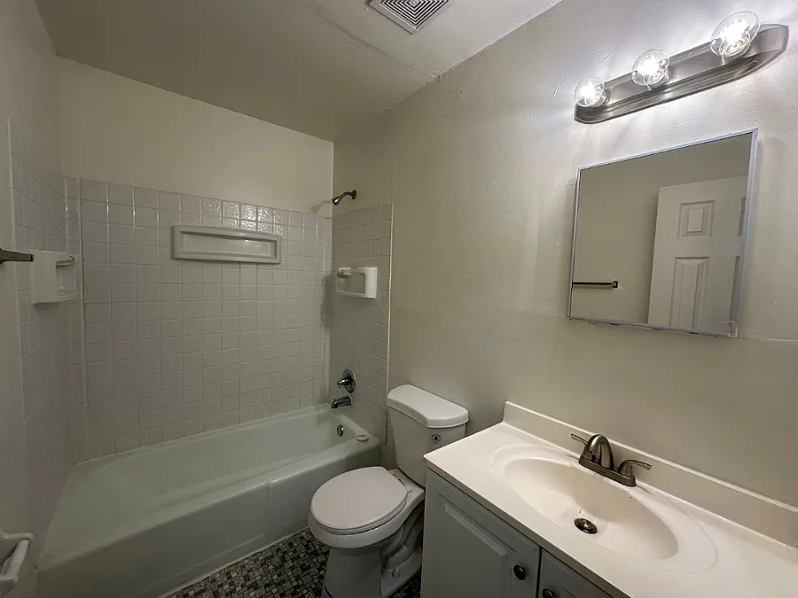 2 bed, 690 sqft, $1,095 — Photo 4