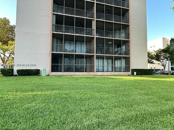 20850 San Simeon Way, Miami, FL 33179