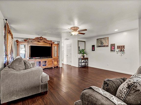 3rd image of 1373 W Burgundy Ct