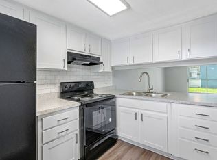 Willow Square, Tampa, FL 33610