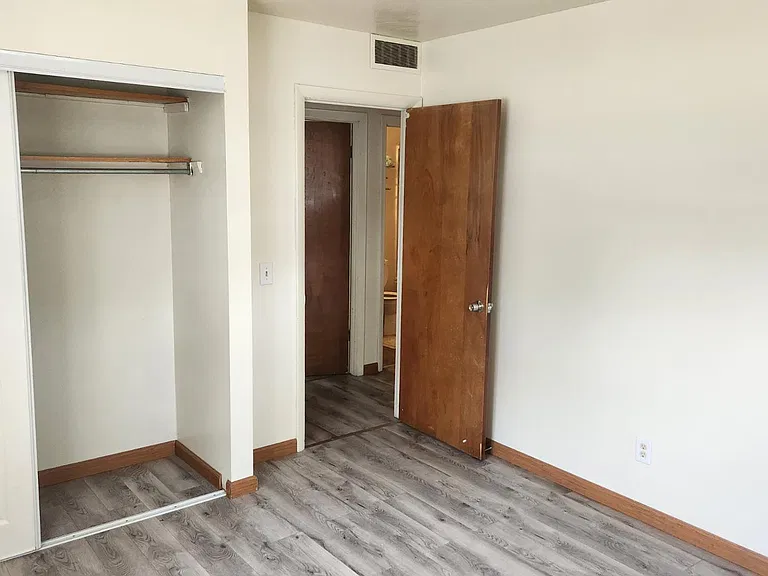 3365 Valleston Pkwy — Photo 13