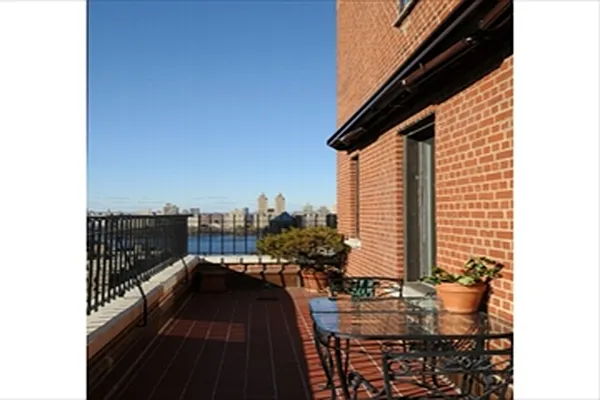 Sold by Kleier Residential | media 2