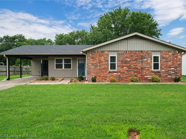 8422 S 32nd Ter, Fort Smith, AR 72908