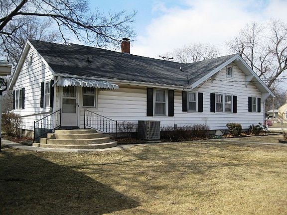 2nd image of 924 Jameson St