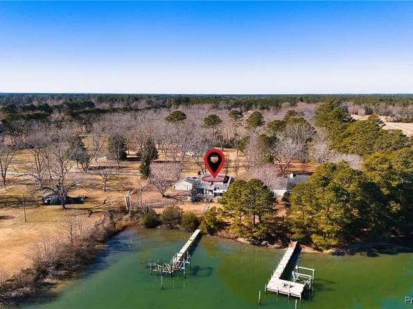 366 Pecan Ln, Cardinal, VA 23025