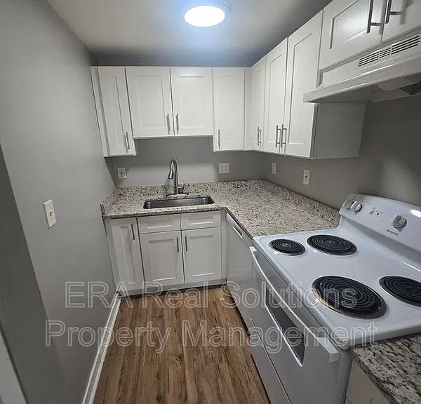 65 W Moler St #A — Photo 7