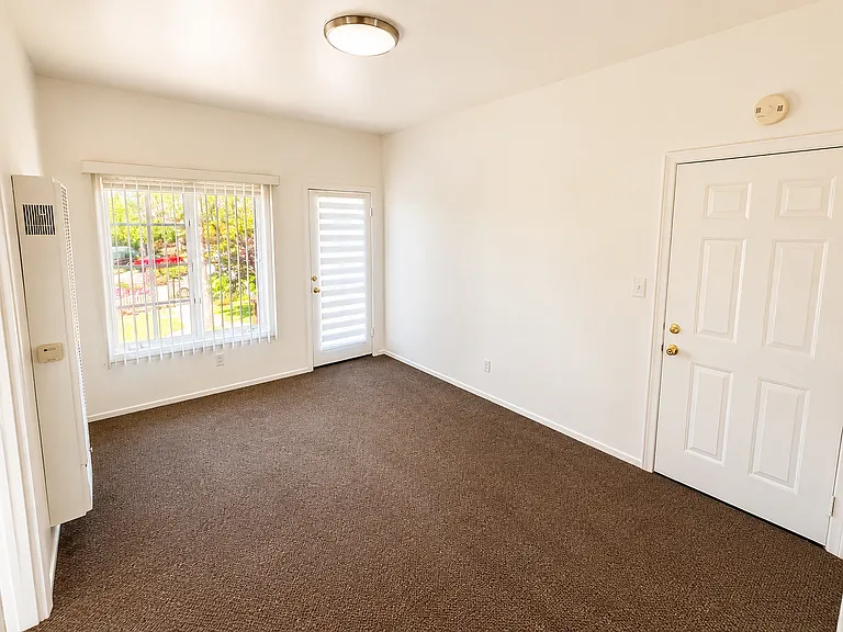 2401-15 G St — Photo 7