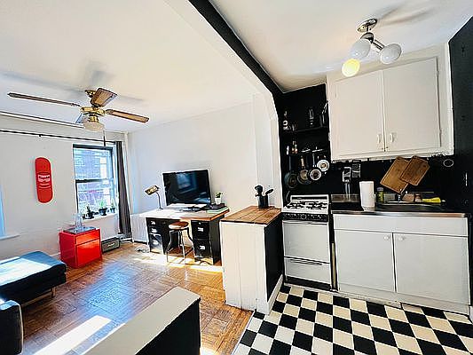 1st image of 439 E 9th St APT 4