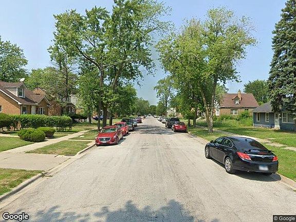 Exterior Neighborhood (street photo)