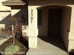 2307 W Lark Ave, Visalia, CA