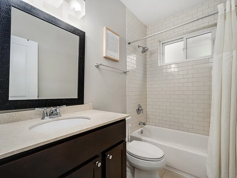 1742 N Bissell St — Photo 18