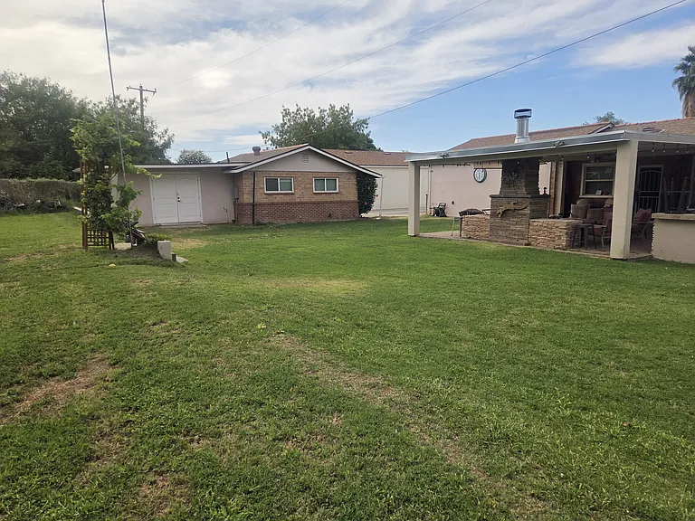 61 E Valencia Dr — Photo 9