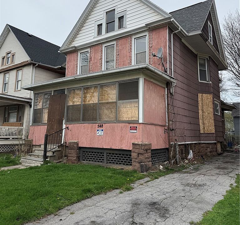 2nd image of 548 Lyell Ave