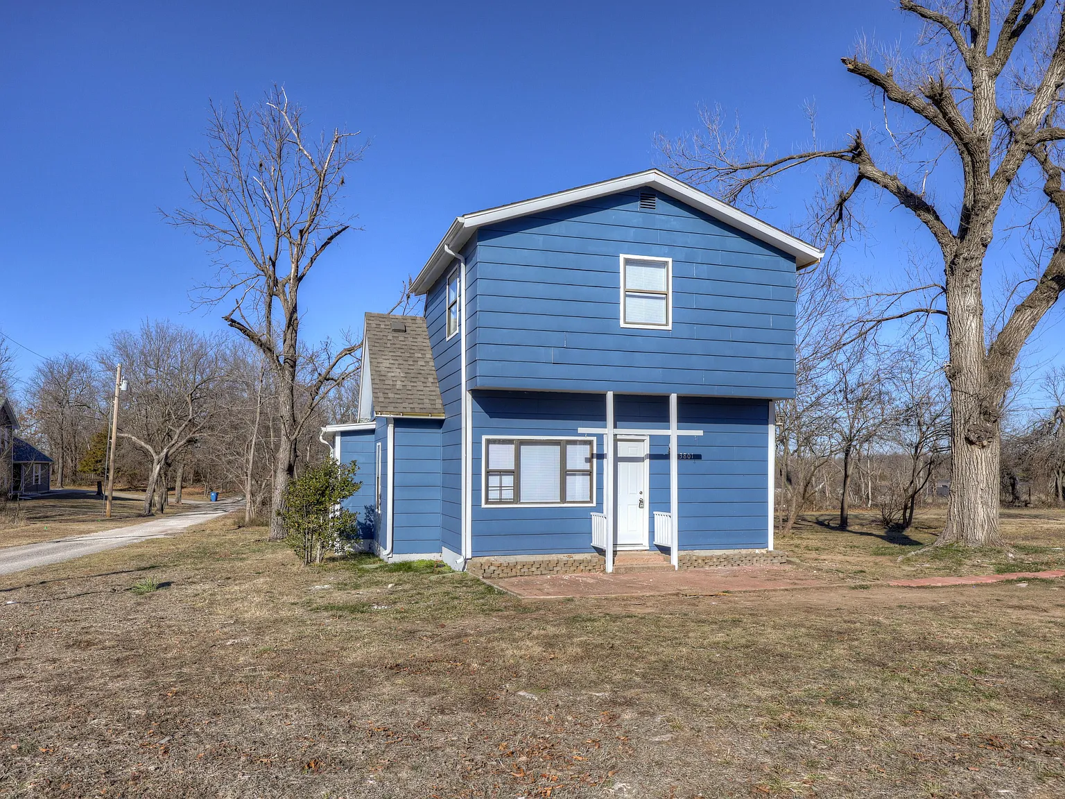 3 bed, 1.5 bath, 1112 sqft, $1,200 — Photo 3