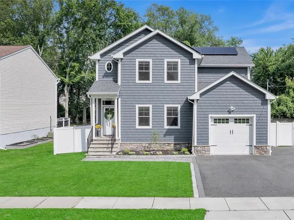 206A Walnut St, Northvale, NJ 07647