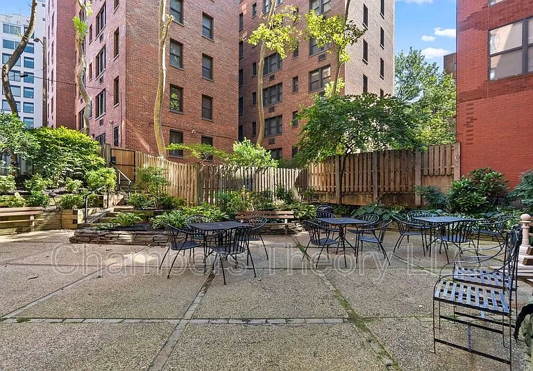 2515 K St NW #403 — Photo 25