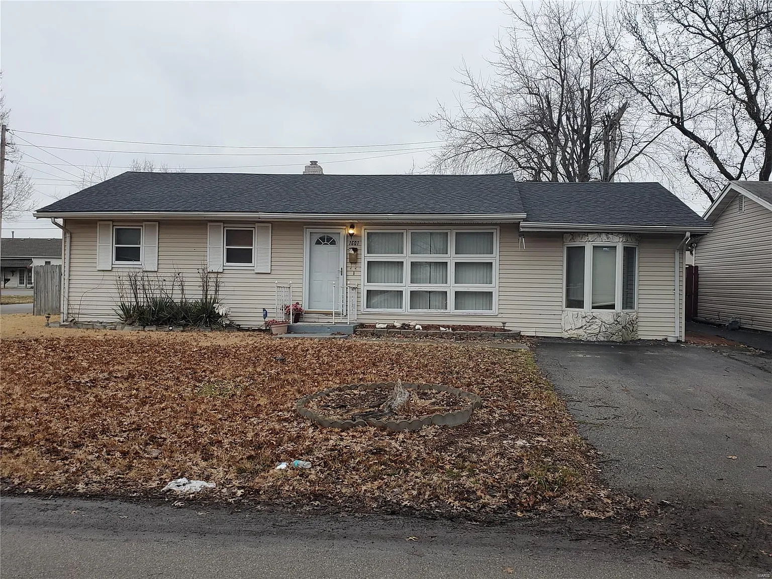 1601 Armand Dr photo 1