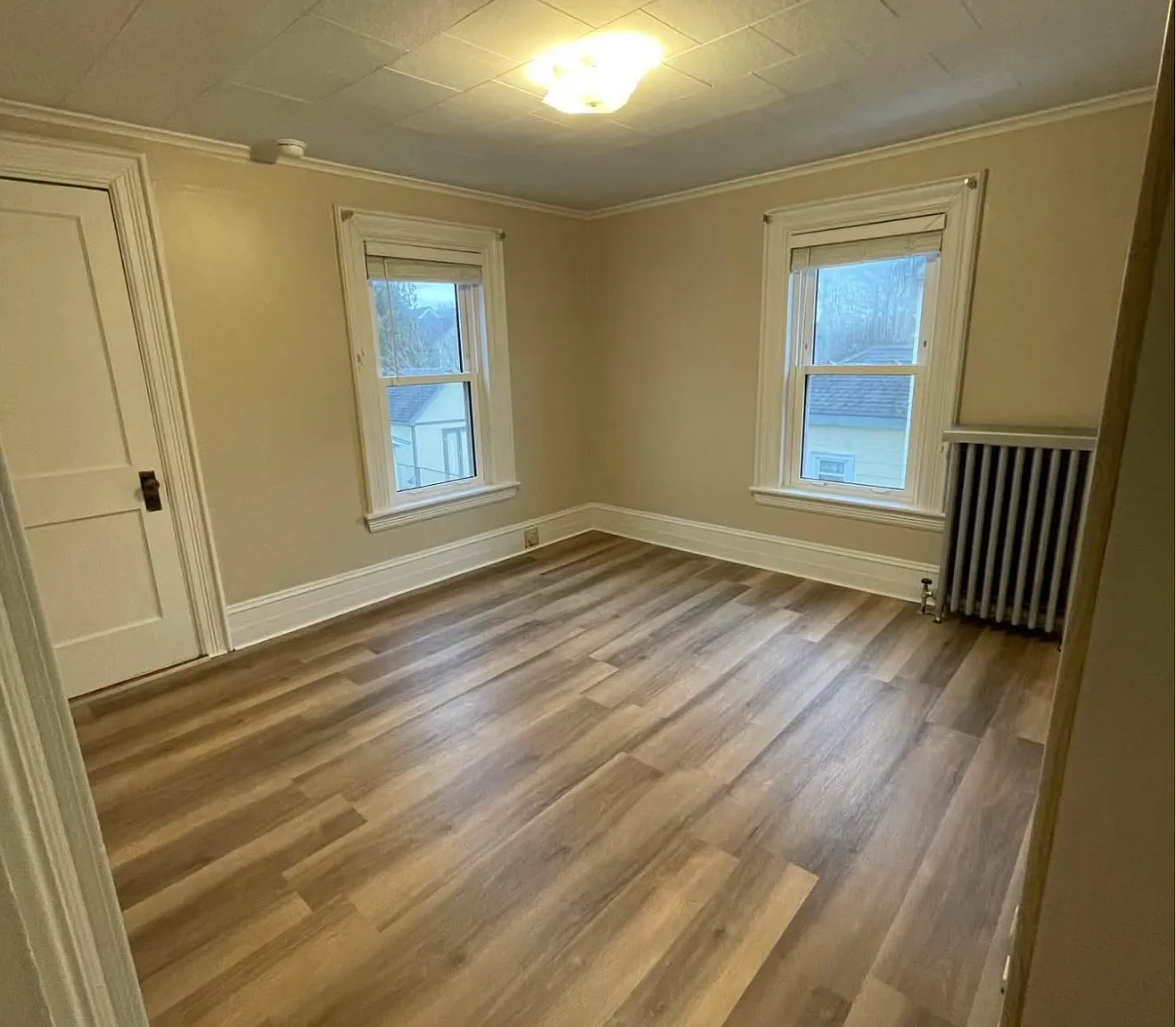 3 bed, 1300 sqft, $1,900 — Photo 4