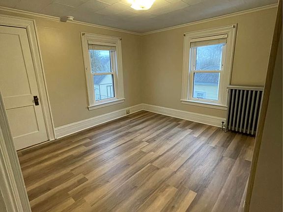 4th image of 187 Grove St #2