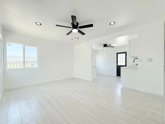 5th image of 520 N Wilmington Ave #1