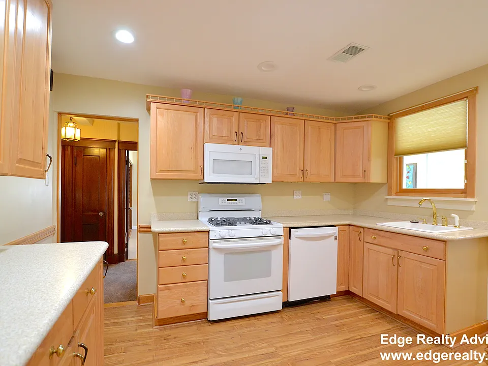 48 Trapelo St #2