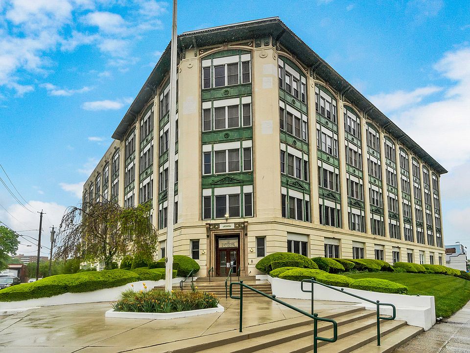 1st image of 1 Landmark Sq APT 522