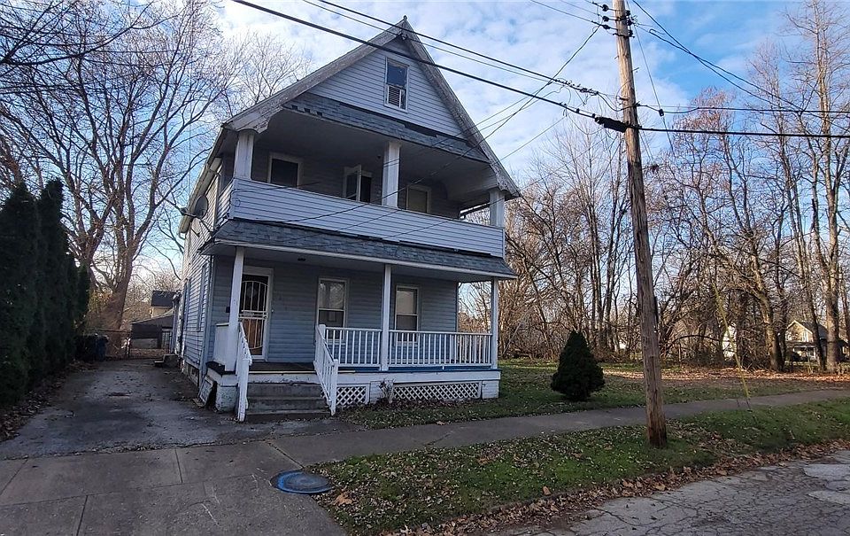 1st image of 1410 E 63rd St