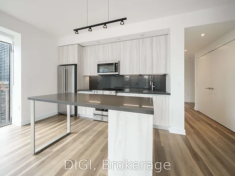 8 Gloucester St #2603 — Photo 2