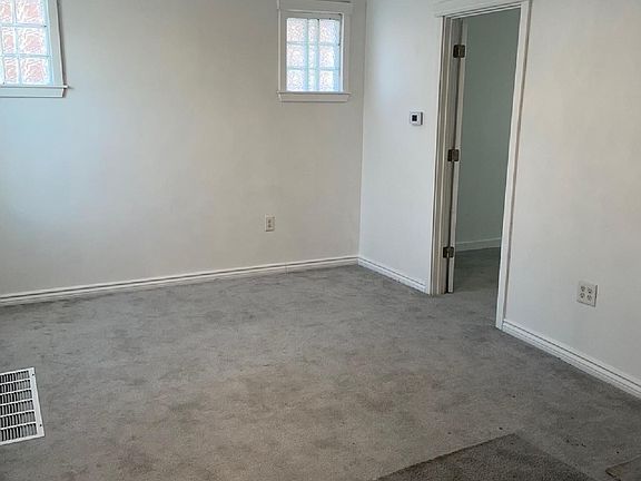 3rd image of 18693 Strasburg St